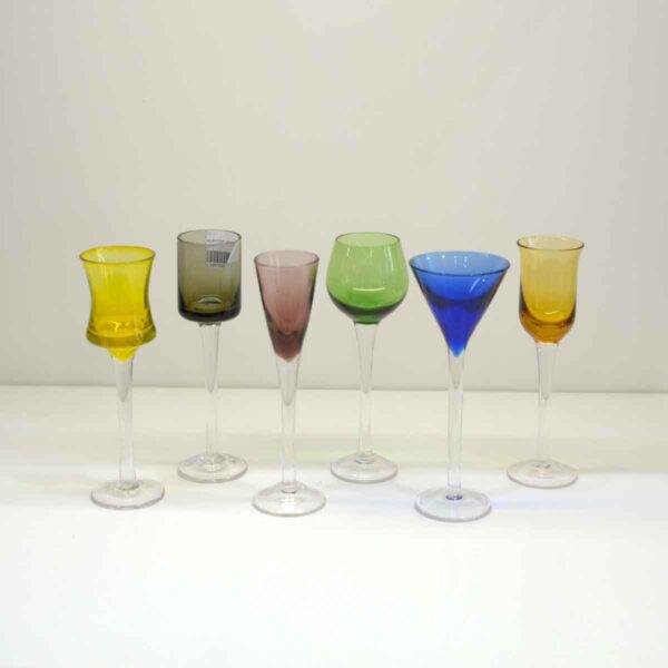 Set sei calici liquore assortiti per forma e colore