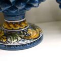 Pigna montata a mano colore blu antico in ceramica di Caltagirone
