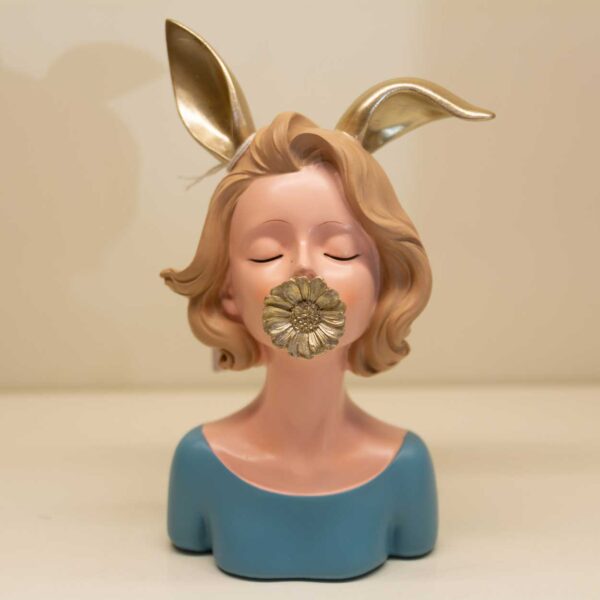 Statuina Chantal