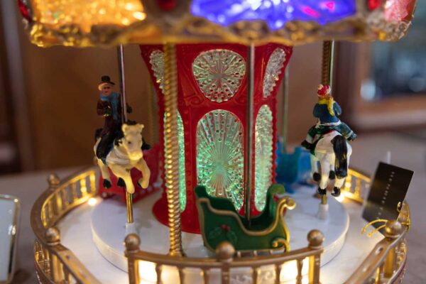 Giostra Carosello Luci Musica e Movimento Giostra Carosello Luci Musica e Movimento