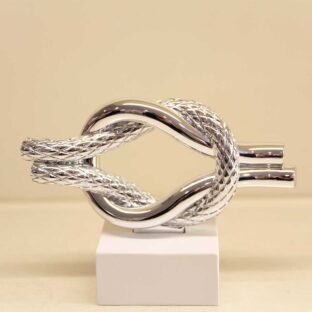Scultura "Nodo Infinito" su Base Colorata