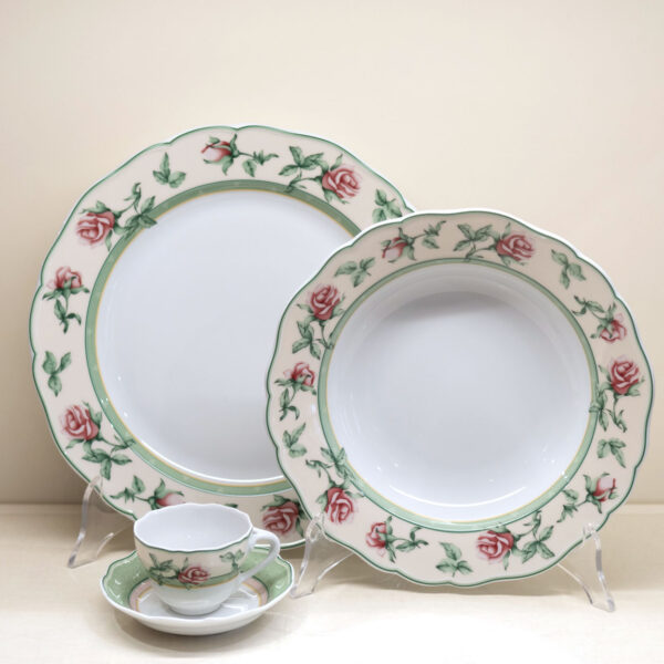 Servizio Piatti 29 pezzi "Charming Rose" Hutschenreuther Servizio Piatti 29 pezzi "Charming Rose" Hutschenreuther