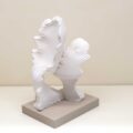 Scultura Bacio su Base Nocciola