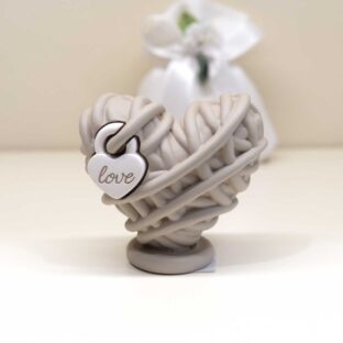 Scultura "Cuore Gomitolo"