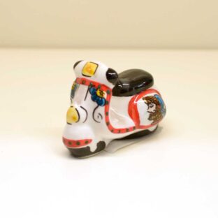 Vespa siciliana in ceramica