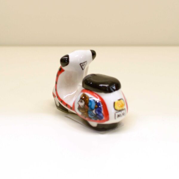 Vespa siciliana in ceramica Vespa siciliana in ceramica