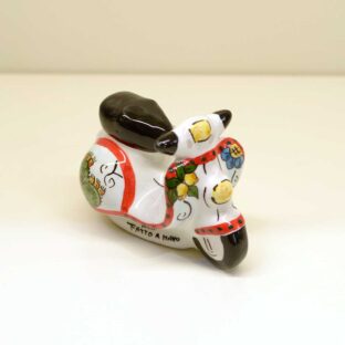 Vespa siciliana in ceramica