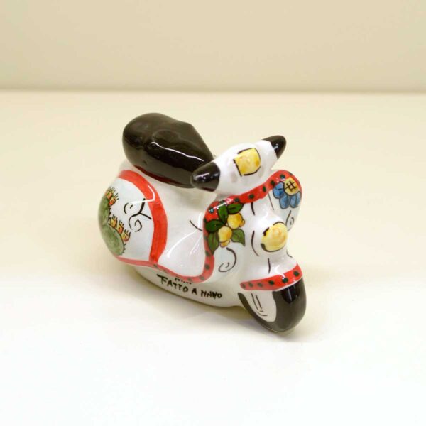 Vespa siciliana in ceramica Vespa siciliana in ceramica