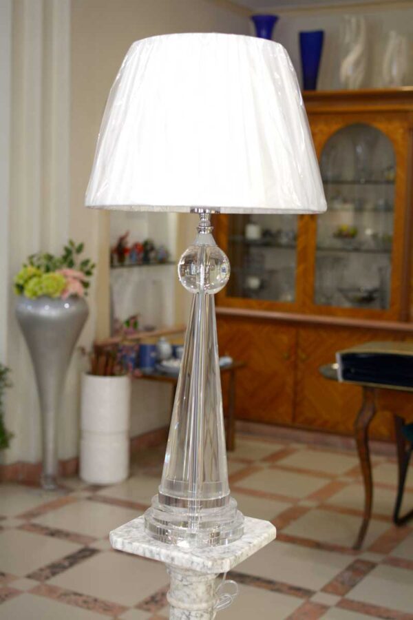 Lampada da tavolo modello Faro in cristallo ottico Lampada da tavolo modello Faro in cristallo ottico