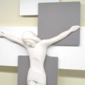 Capezzale Cristo in legno e resina porcellanata