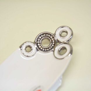 Ciotola ovale con decori platino e applicazioni Swarovski Ciotola ovale con decori platino e applicazioni Swarovski