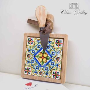 Tagliere con coltellino formaggi