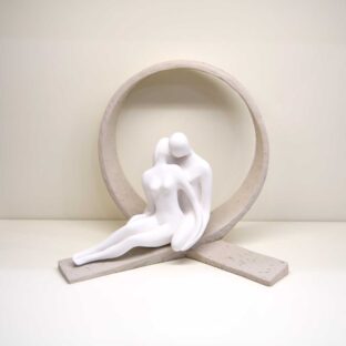 Figura Coppia Innamorati vortice color nocciola Figura Coppia Innamorati vortice color nocciola