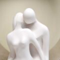 Figura Coppia Innamorati vortice color nocciola