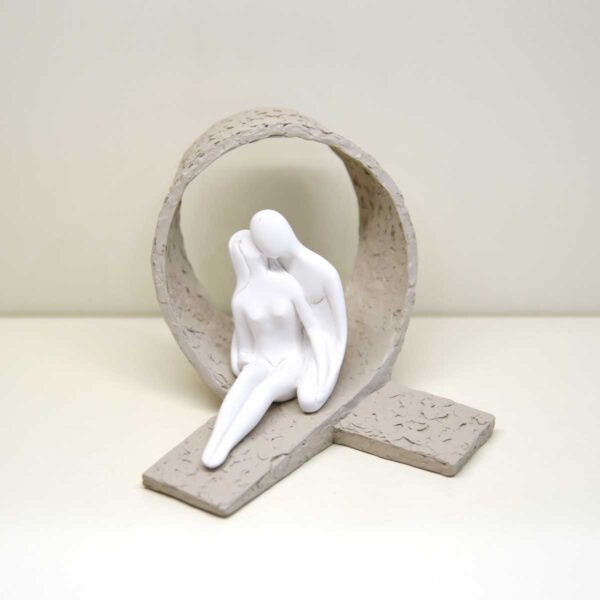 Figura Coppia Innamorati vortice color nocciola Figura Coppia Innamorati vortice color nocciola
