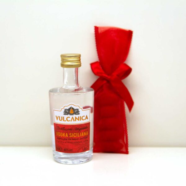 Liquore Rum - Vodka - Gin compresa confezione Liquore Rum - Vodka - Gin compresa confezione