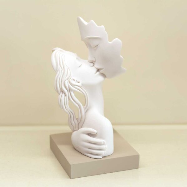 Scultura "Bacio" Base Nocciola Scultura "Bacio" Base Nocciola
