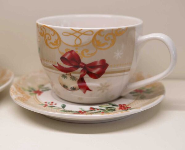 Set di 2 Tazze Colazione “Agrifoglio” Set di 2 Tazze Colazione “Agrifoglio”