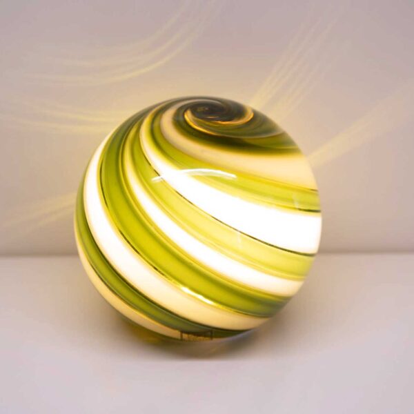 Lampada a "Sfera Verde" Soprammobile Lampada a "Sfera Verde" Soprammobile