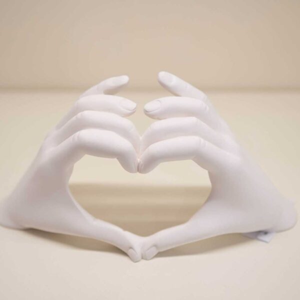 Scultura "Mani Cuore" Bianca Scultura "Mani Cuore" Bianca